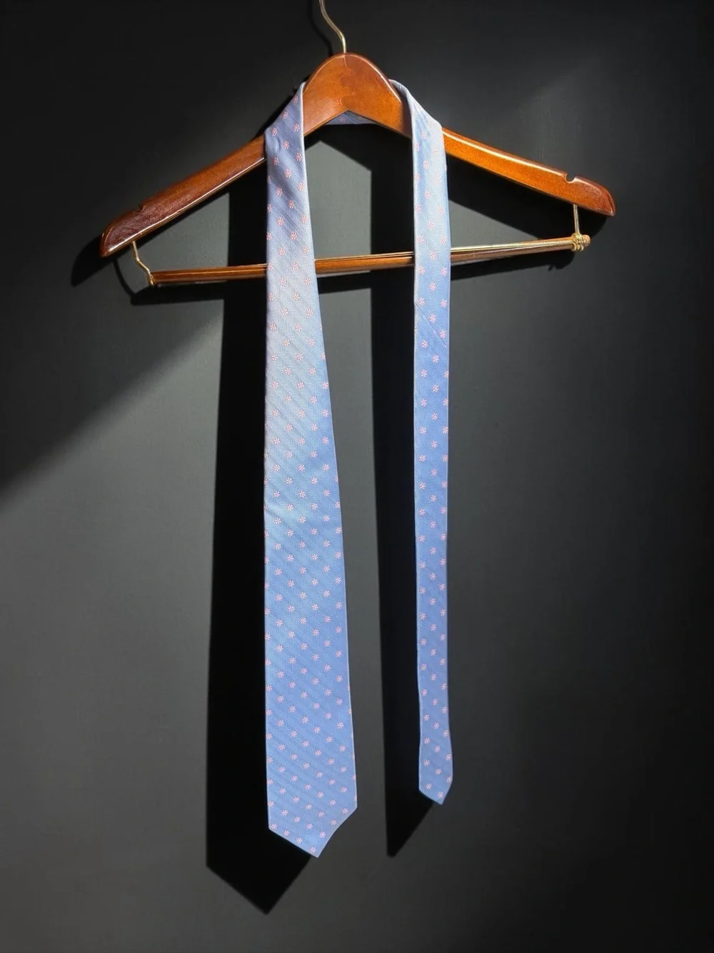 Brooks Brothers Periwinkle Blue Patterned Silk Necktie Woven Italy Made USA